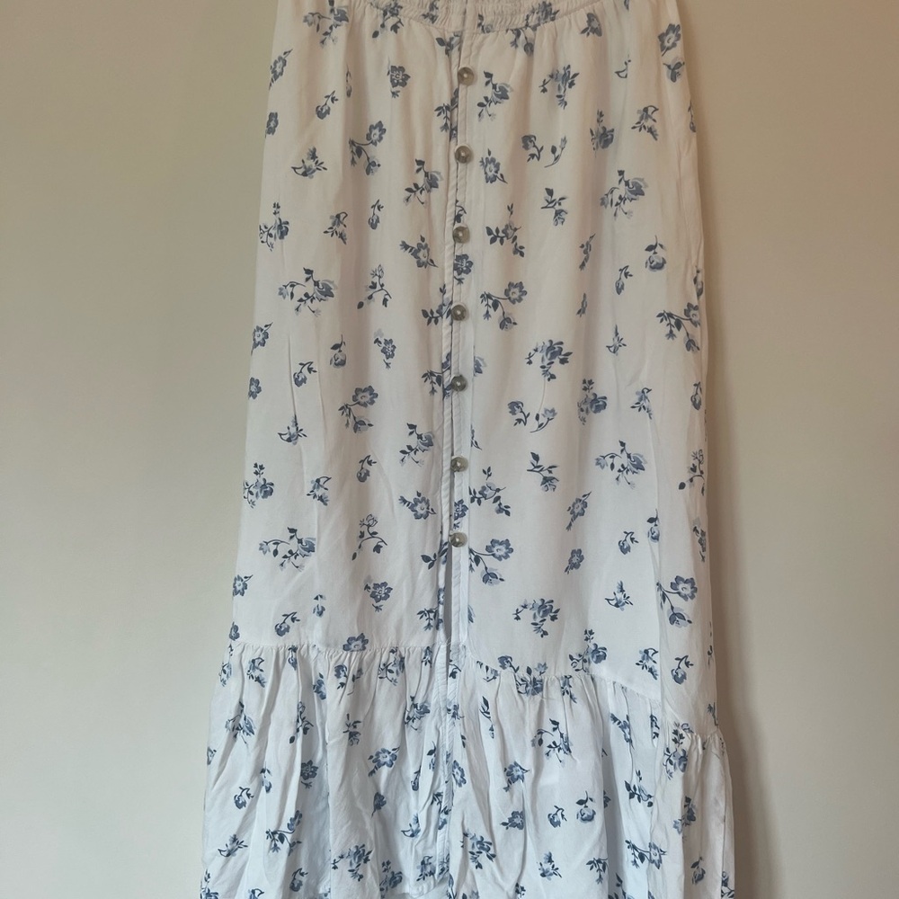hollister ultra high rise floral skirt